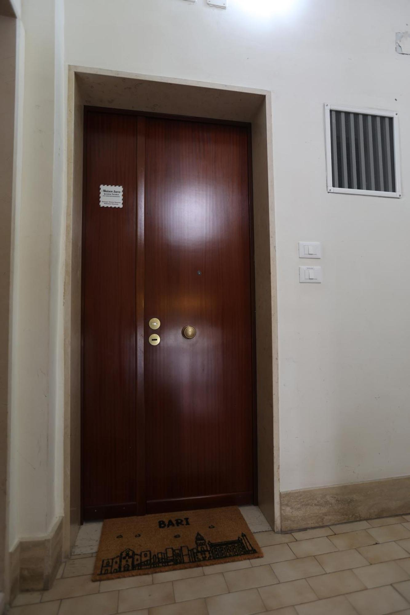 Maison Sara Bari Bagian luar foto